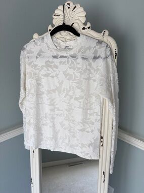 Splendid White Floral Jacquard Long Sleeve Tee